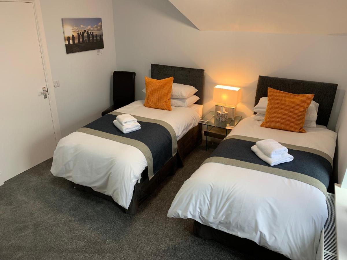 Muir Bank Hotel Muir of Ord Buitenkant foto