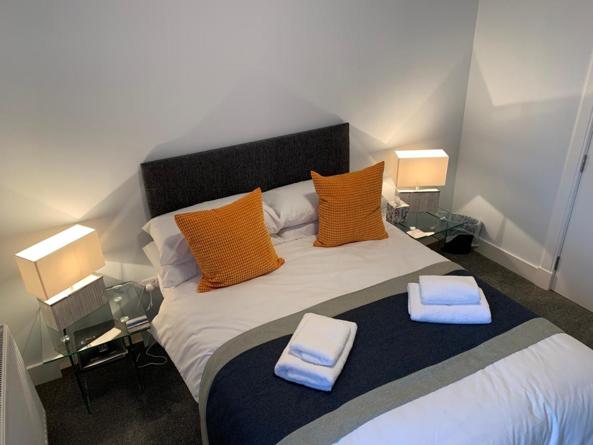 Muir Bank Hotel Muir of Ord Buitenkant foto