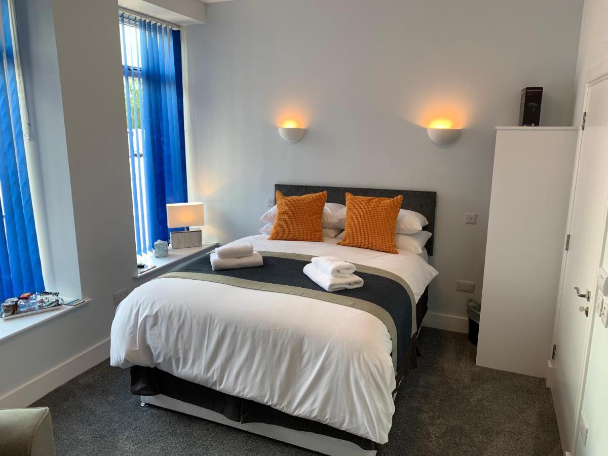 Muir Bank Hotel Muir of Ord Buitenkant foto