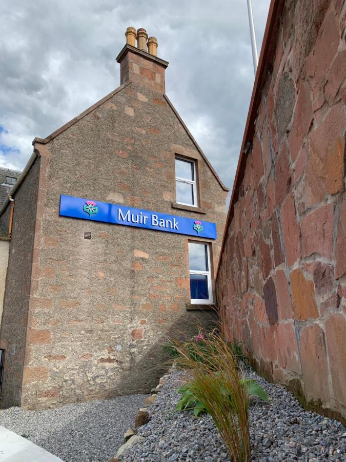 Muir Bank Hotel Muir of Ord Buitenkant foto