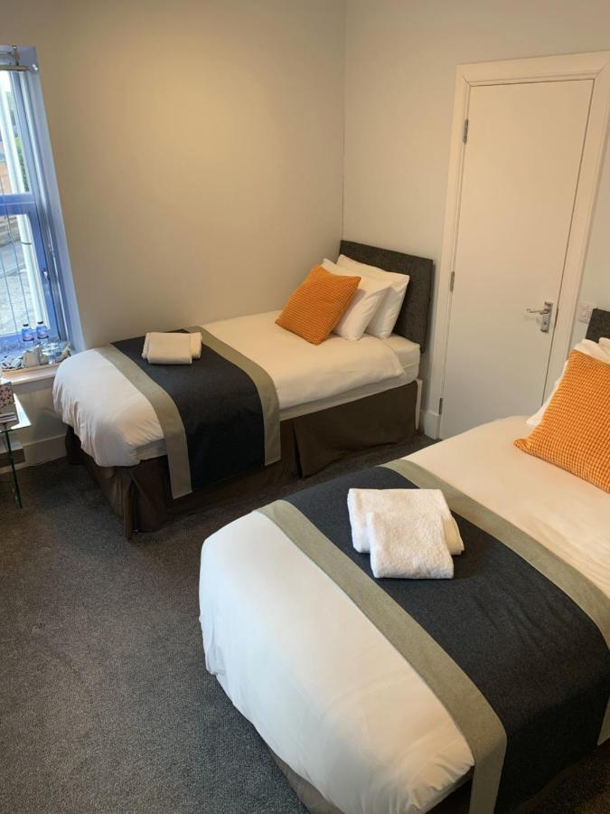 Muir Bank Hotel Muir of Ord Buitenkant foto